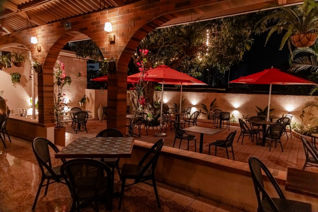 Gazebo y terraza de El Origen